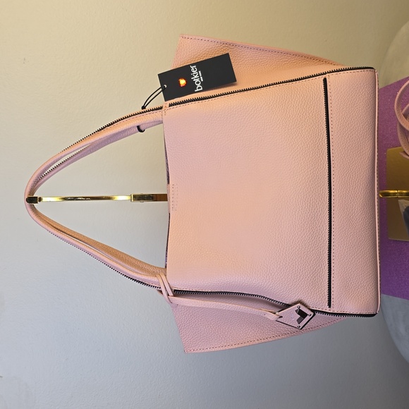 Botkier Handbags - Botkier 💖NWT💖 Stunning Light Pink SOHO Bite Size Purse!💖💖💖